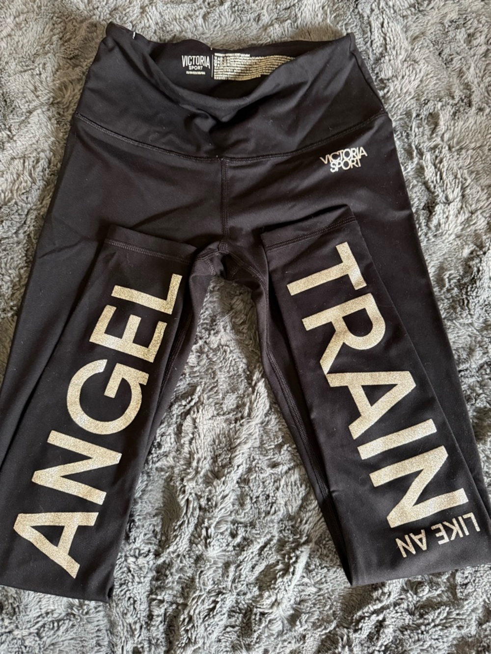 Victoria’s Secret’Train Like An Angel’ leggings 🩷